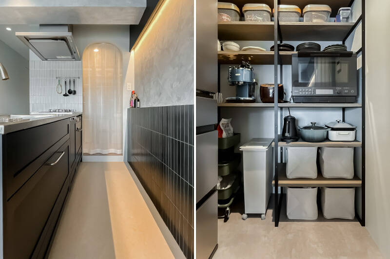 キッチンの奥にあるカーテンの先は、パントリースペース。食料ストックや調理家電、冷蔵庫などはこちらに収まるので、生活感をグッと抑えられます。