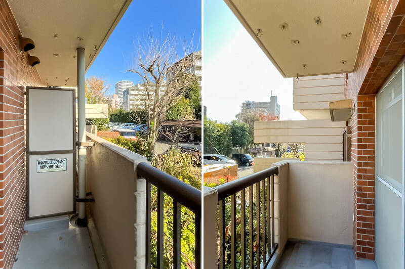 コンパクトなバルコニー。敷地内の植栽が豊かですね。