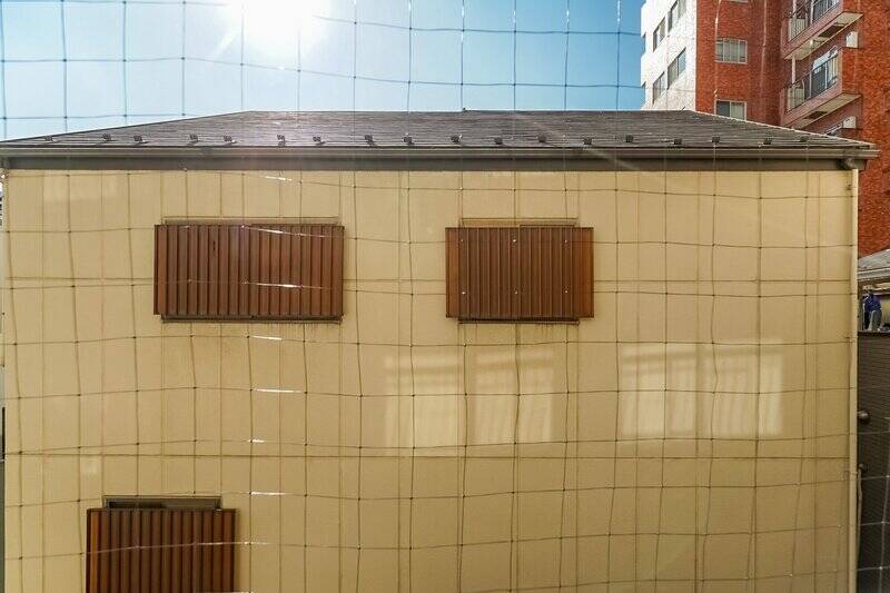 目の前に建物があるため眺望の抜けはありませんが、日当たりにそこまで影響はなさそうです。