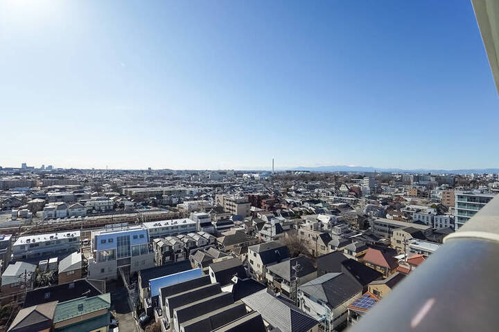 窓を曇らす熱い息