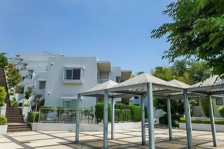 ニヤリーイコール