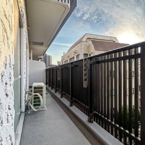 秀和大山レジデンスの室内写真