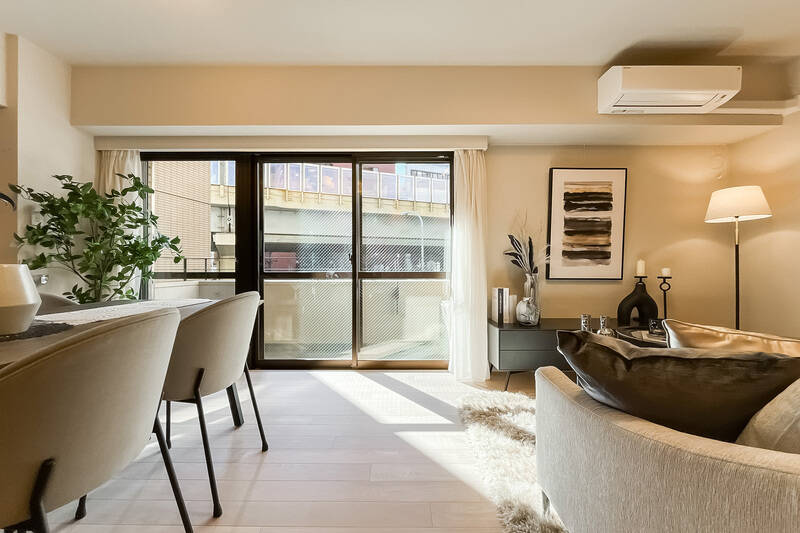 南向きの窓からは日差しがたっぷり届きます。