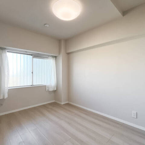 三井馬事公苑南ハイツの室内写真