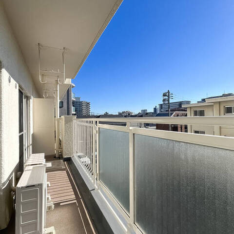 三井馬事公苑南ハイツの室内写真