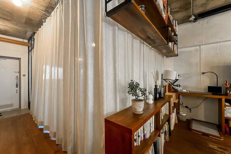 2方をカーテンで目隠しできるようになっています。閉め切れば個室化完成！