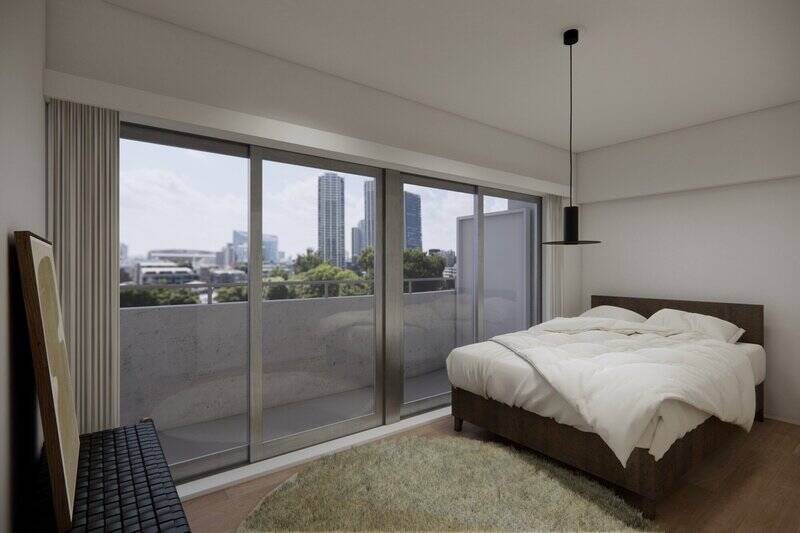 洋室Cは北西向き。一面の窓の向こうには緑が広がり、気持ちよく過ごせそうな空間です。