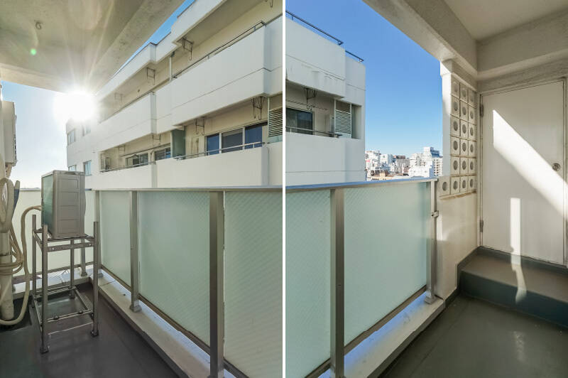 振り返ってバルコニーへ。奥には避難用の扉があり、非常階段へと繋がっています。