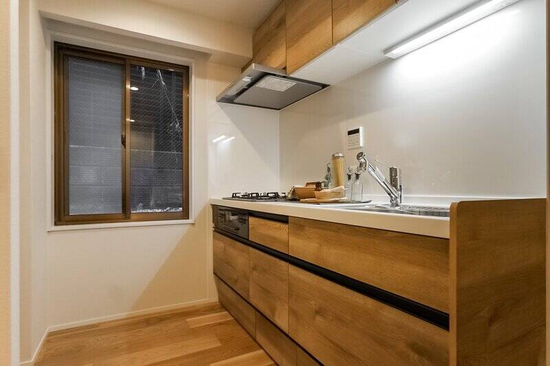 キッチンは、3口ガスコンロ・浄水器を完備。食洗機は付属していませんが、後から設置可能です。
