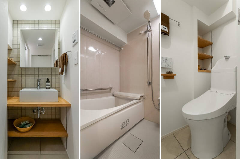 <b>左・</b>タイル貼りの壁面がアクセントの洗面台。側面に小さな棚がついているので、洗面まわりで使うものはここに収納するのがよさそう。／<b>中央・</b>1216サイズのシンプルなユニットバス。／<b>右・</b>洗面台左横の扉を開くとトイレがあります。