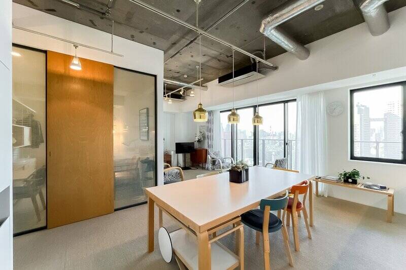 バルコニーは北西向き。LDKからも眺望の抜け感を楽しめます。外に出てみましょう!