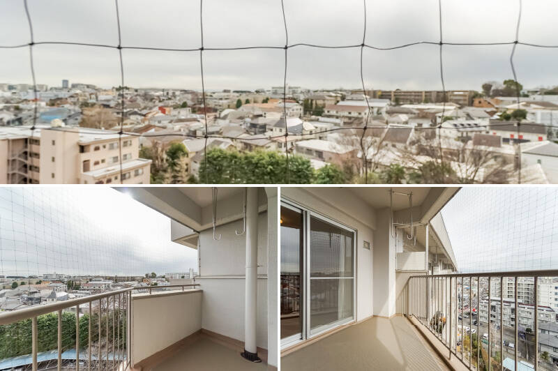 <b>上・</b>鳥よけネット越しに見る、南東側の眺望。さすが8階だけあって、街を遠くまで見渡す爽快なビューです。眼下には中庭の池にいる鯉が見えて、ちょっとほっこり。/<b>左下・</b>LDKのバルコニー。/<b>右下・</b>洋室Aのバルコニー。どちらもピザみたいな三角形に近い形をしています。