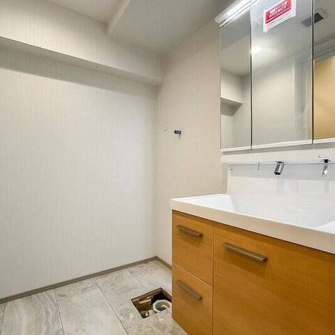 都立大バロンズコートの室内写真