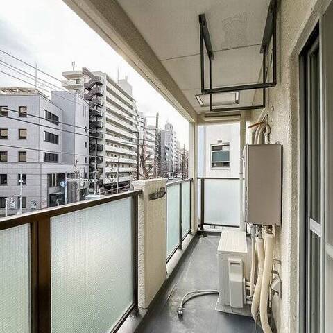 都立大バロンズコートの室内写真