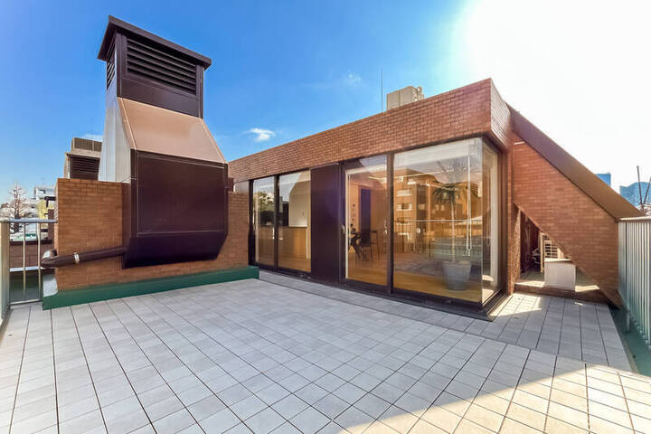 アカサカスカイ