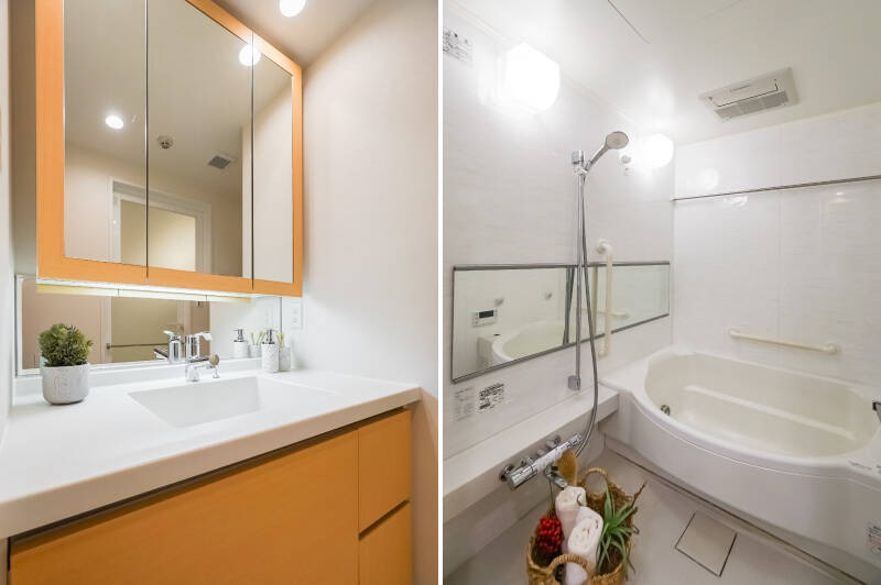 <b>左・</b>ファミリーにうれしい、収納たっぷりの洗面化粧台。使用感の少ないきれいな状態です。／<b>右・</b>バスルームは浴室乾燥機を完備◎ さりげなく手すりが備わっているのもGOODです。