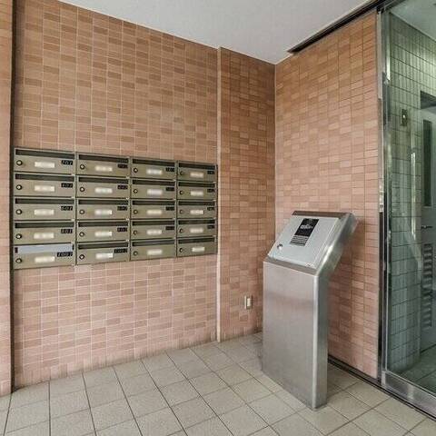 新横浜シティハイツ壱番館の建物・共用部写真