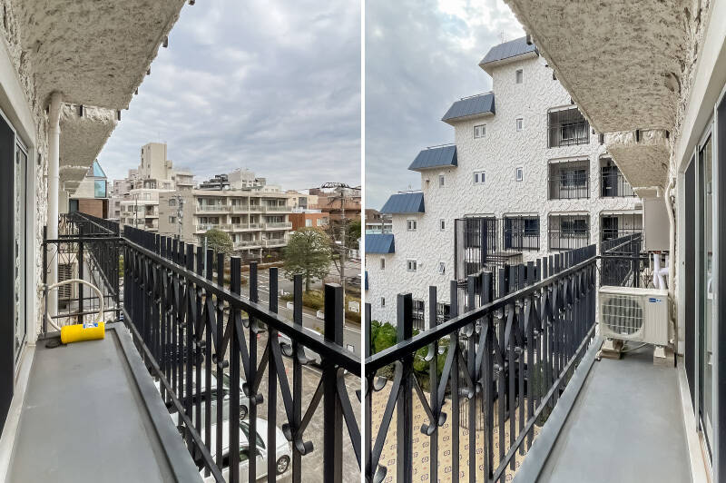 バルコニーは手すりが可愛いデザイン。LDKと隣接する洋室の前面まで続いています。