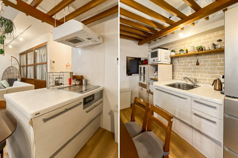 リビングダイニング（LD）向きにIHコンロ、壁側にシンク。横にそれぞれ作業スペースがあるので、ご家族やご友人とのびのびお料理できそうですね。