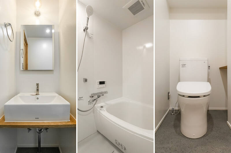 <b>左・</b>シンプルですっきりとした洗面台。／<b>中央・</b>1116サイズのコンパクトなユニットバス。／<b>右・</b>トイレ横には小さな棚がついています。