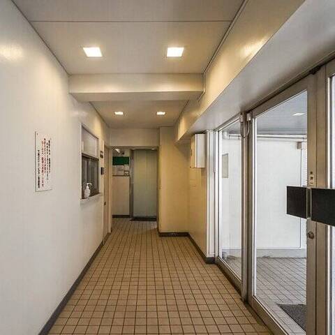 下馬スカイマンションの建物・共用部写真