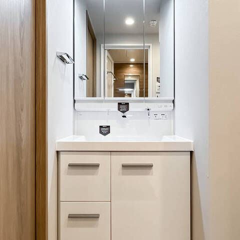 フォーラムイン東京1の室内写真