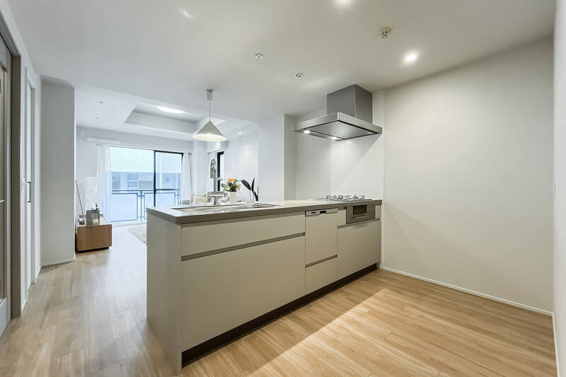 キッチンは、3口ガスコンロ・食洗機・浄水器を完備。