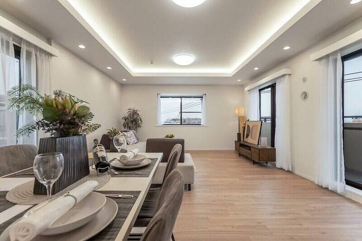 窓は開くよどこまでも