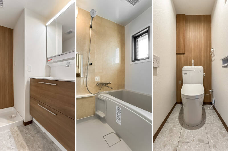 <b>左・</b>洗面まわりは木目調のデザイン。／<b>中央・</b>浴室には1216サイズのユニットバスを採用。窓があり明るい空間です。／<b>右・</b>トイレには洗面室近くの扉からアクセスする間取り。