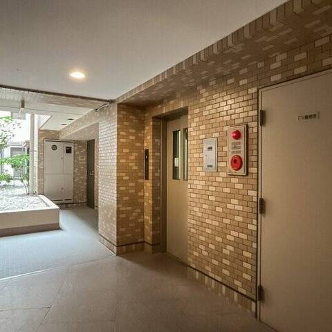 コートヤード祐天寺の建物・共用部写真