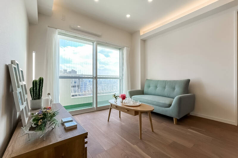 バルコニーは東向き。少し早起きした朝には、やわらかな光をたっぷり浴びられます。