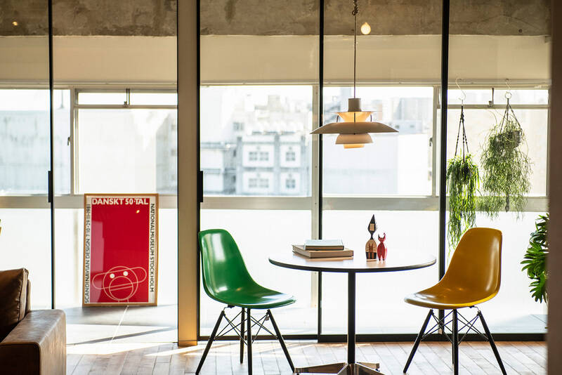 都心のベッドタウンとして発展を続け、県内でも住みたい街として人気の高い「船橋」。「東京」駅までなら快速列車でダイレクトに30分ほどですし、「新宿」や「池袋」へも乗り換え込みで1時間以内でアクセス可能◎ このエリアを選ぶことで、都心の相場よりゆったりとした “自分の城” を持てるのだとしたら、それってすごく素敵かも。