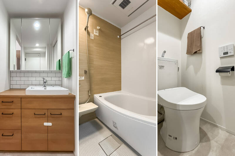 <b>左・</b>三面鏡が備わった木目調の洗面台。ボウルが右側に寄っているので、左側の余裕のある天板は身支度時の物の仮置き場として活用できます。／<b>中央・</b>ユニットバスは浴室乾燥機付き。壁面はアクセントで木目のようなデザインになっています。／<b>右・</b>白を基調とした棚板付きのトイレ。