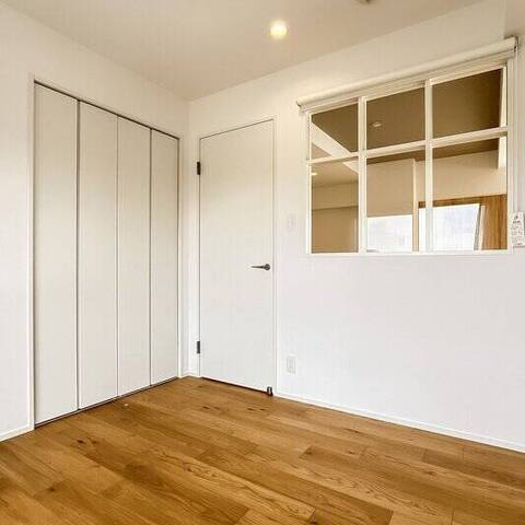 三井馬事公苑南ハイツの室内写真