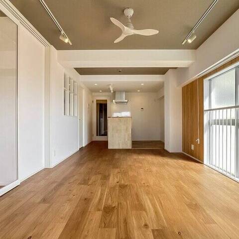 三井馬事公苑南ハイツの室内写真