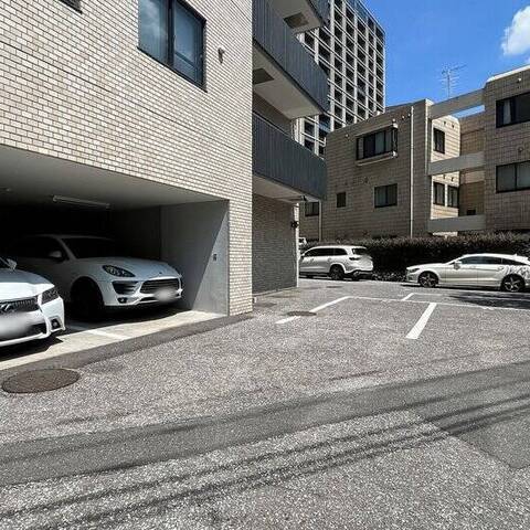 南青山パークマンションの建物・共用部写真