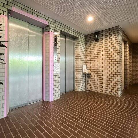 南青山パークマンションの建物・共用部写真