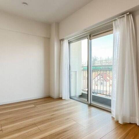 インペリアル東白楽ガーデンハウスの室内写真