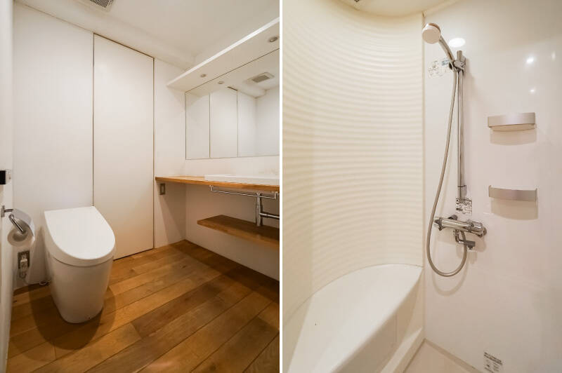 <b>左・</b>なんと、水まわりの床まで無垢材です。トイレと洗面台が共存した身支度空間を抜けると、その奥に脱衣エリアとシャワールームがあります。／<b>右・</b>浴槽無しのコンパクトなシャワールーム。日常的に湯船に入らないスタイルなら、むしろお手入れが楽でGOODかも！