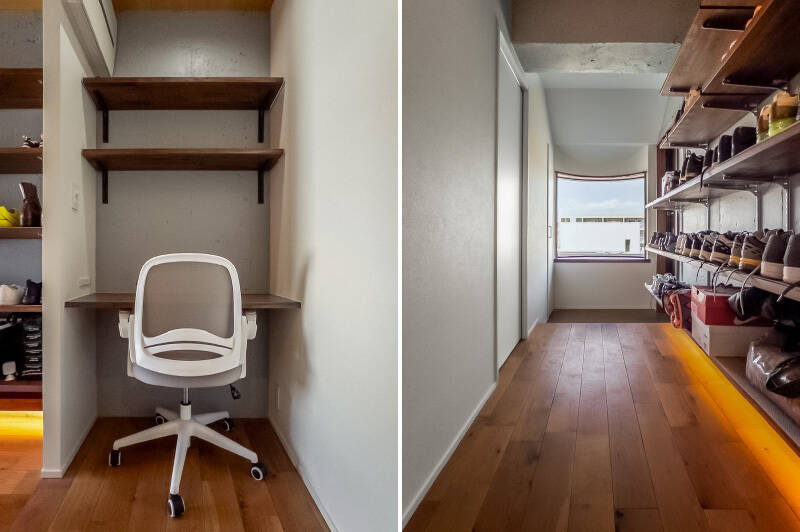<b>左・</b>ご夫婦ともに在宅でのお仕事が多いため、廊下にもデスクスペースを設置。／<b>右・</b>廊下の壁一面にはオープンシェルフが！ 靴を集めるのが趣味とのことで、たっぷりと収納を設けています。玄関横のアーチを描いた窓もかわいい〜。