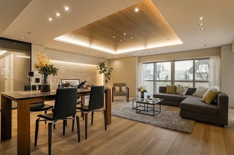 「表参道」を生活の舞台に、家族でゆったり寛ぐ日常も、友人招いて賑やかに過ごすひとときも、ここならどちらも心地よい時間になりそうです。