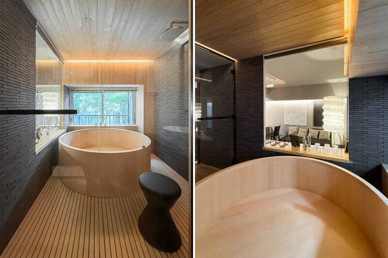 窓にはブラインドが設置されているので閉めればプライバシーが守れます。横のガラスの先には居住空間が。