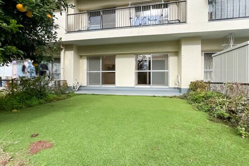 お庭は約55㎡あるので、お子さまが遊ぶのにも、ワンちゃんが走り回るのにも余裕のある広さです。