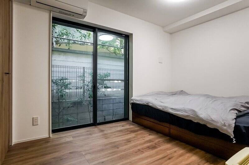 こちらは床暖房付きの洋室B。広さは約6帖で、3つある洋室の中では最もゆとりがあり、主寝室の利用におすすめです。