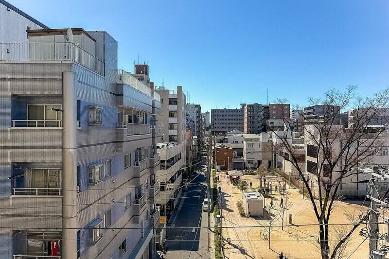 右手には「日進公園」があるので、眺望はやや開けています。