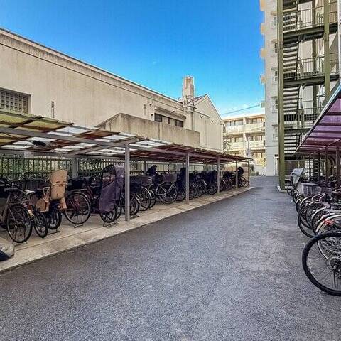 日商岩井方南町マンションの建物・共用部写真