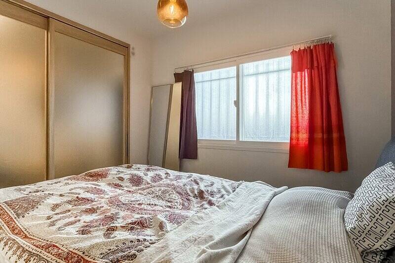 共用廊下に面した北向きの居室ですが、広く・明るく感じます。