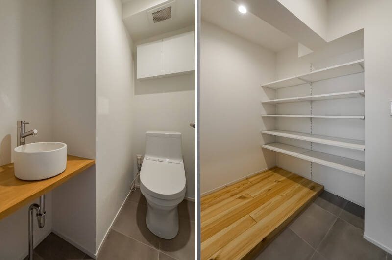 <b>左・</b>冒頭で見たトイレのほか、フレキシブルスペースの隣にもトイレ（その2）があります。／<b>右・</b>そしてこちらが、もうひとつの玄関。収納をしっかり備えた、広々とした空間です。