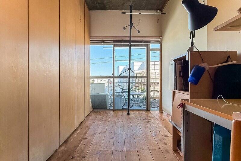 ロールスクリーンを閉めておけば、個室のような感覚で利用することができそうです。