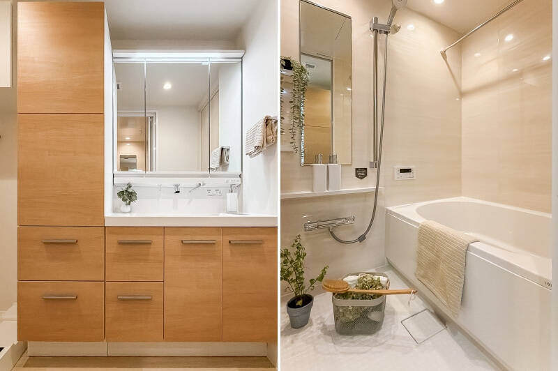 <b><b>左・</b></b>収納を豊富に用意した洗面化粧台。水まわり用品・リネン類をまとめてしまっておけそうな頼もしさです。／<b><b>右・</b></b>バスルームは1216サイズ。浴室乾燥機付きです。